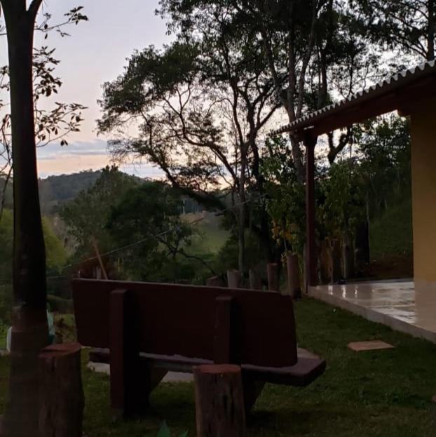 Cabana Da Montanha - Sitio Pasangas サント・アントーニオ・ド・ピニャウ エクステリア 写真